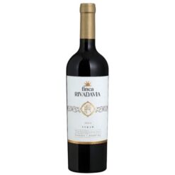 Garrafa do Vinho Tinto Argentino Finca Rivadavia Syrah. O melhor lugar para comprar vinhos selecionados em Teresina, capital do Piauí. Vinhos argentinos com entrega rápida na Winery Brasil.